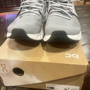 ON Cloudswift Men's Gray Athletic Shoes